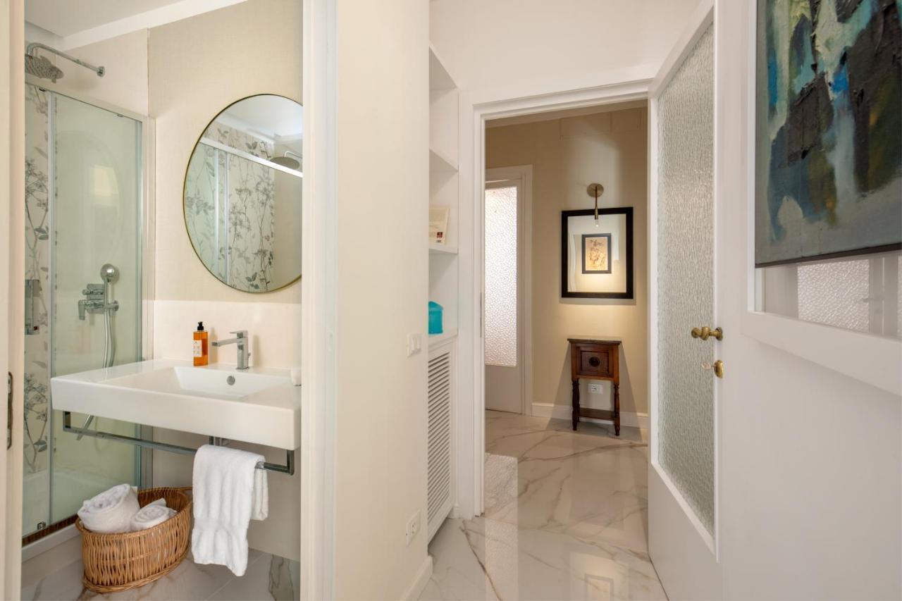 Casavignoni Luxury Apartment Near To Spanish Step Rome Buitenkant foto